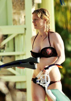 Emilia Fox photo 9