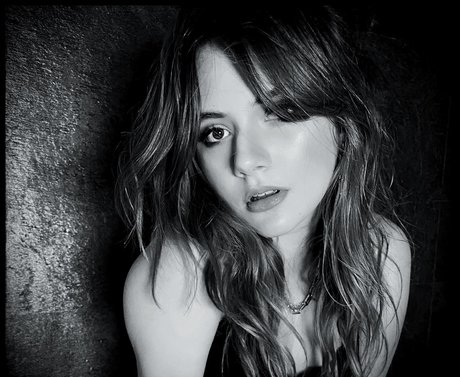 Emilia Jones photo 62