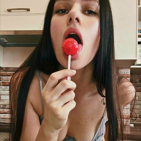 EmiliAAA photo 10