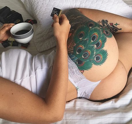 Emille Bee photo 72