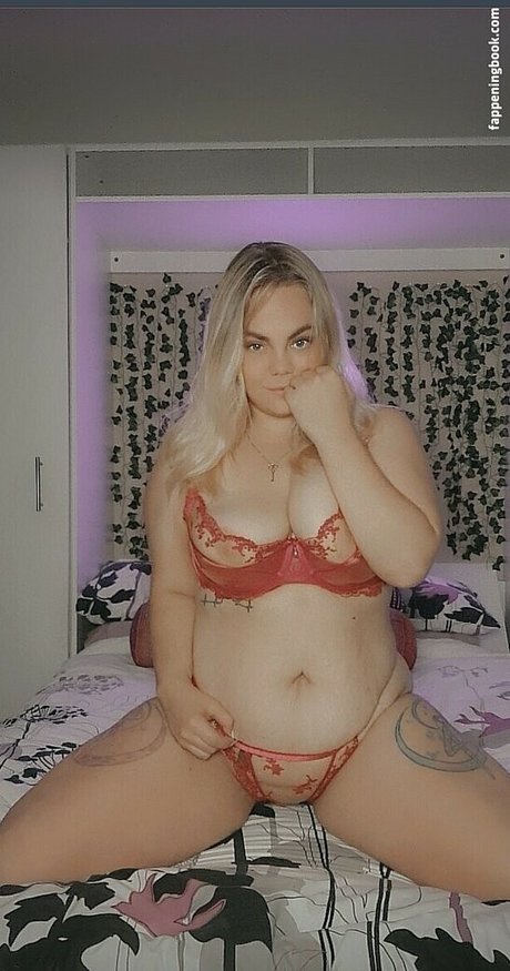 Emillie photo 1