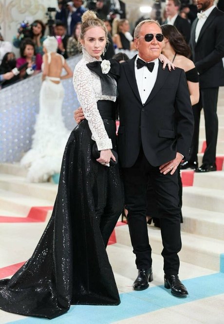 Emily Blunt photo 8