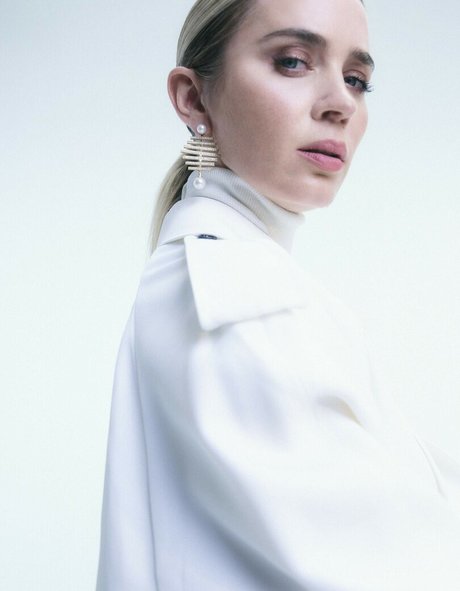 Emily Blunt photo 29