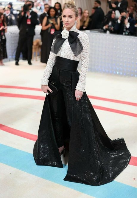 Emily Blunt photo 46