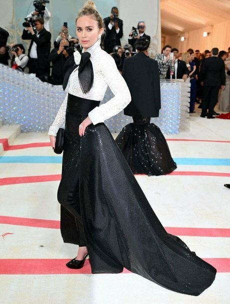 Emily Blunt photo 49