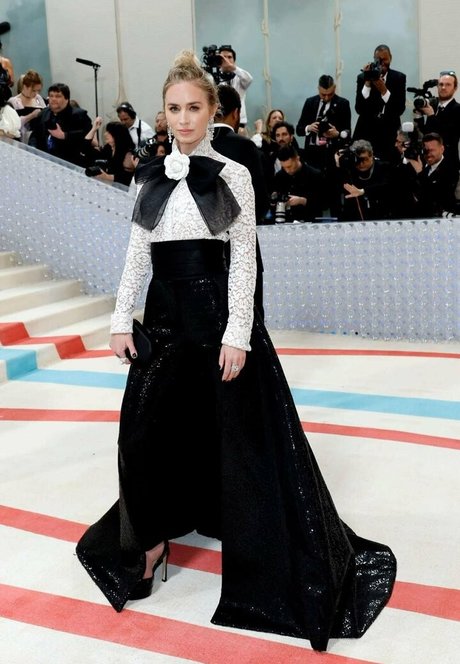 Emily Blunt photo 51