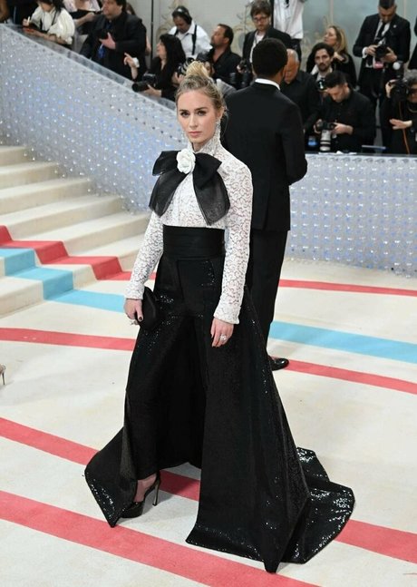 Emily Blunt photo 52