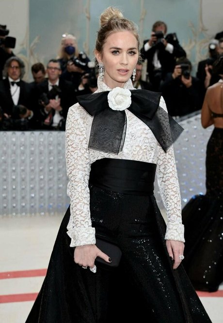 Emily Blunt photo 56