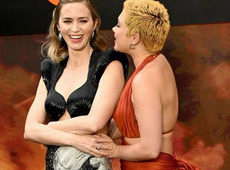 Emily Blunt photo 105