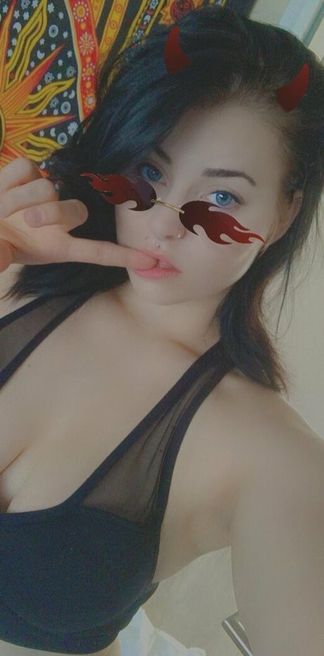 Emily Erdbeer photo 2