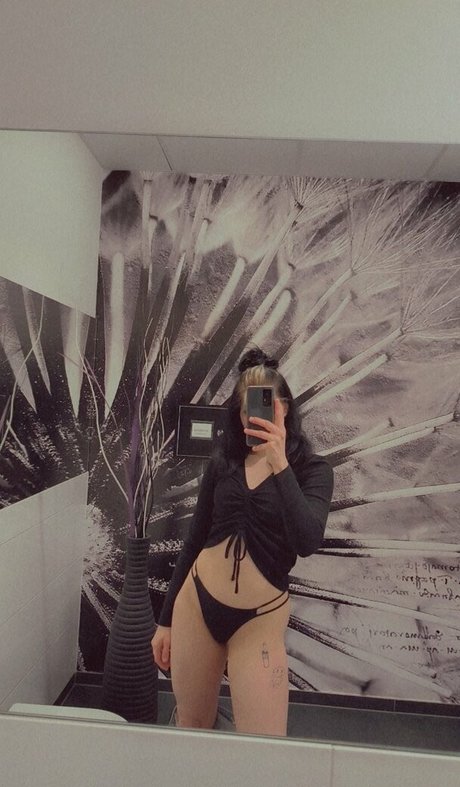 Emily Erdbeer photo 5