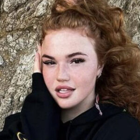 Emily Fowler photo 8