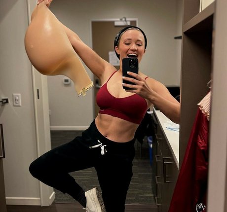 Emily Osment photo 9