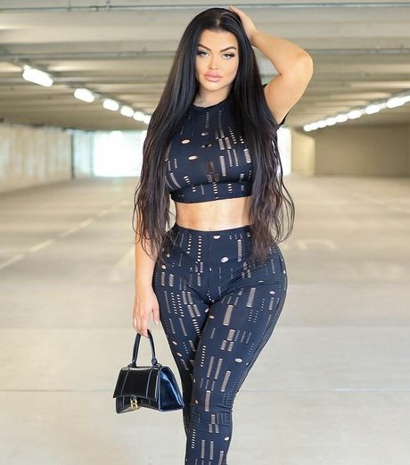 Emily Regina photo 3