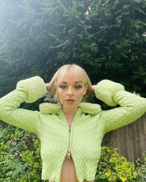 Emily Rose Perrin photo 1