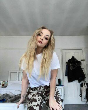 Emily Rose Perrin photo 3