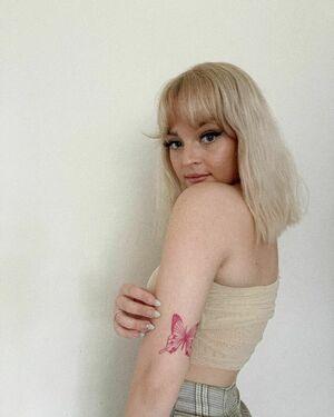 Emily Rose Perrin photo 6
