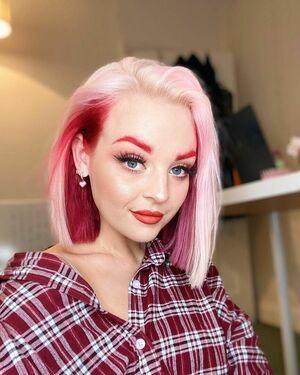 Emily Rose Perrin photo 13