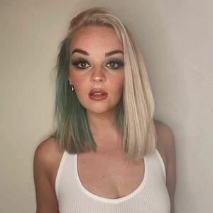 Emily Rose Perrin photo 17