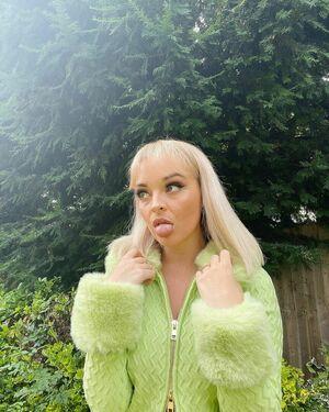 Emily Rose Perrin photo 21