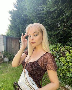 Emily Rose Perrin photo 29