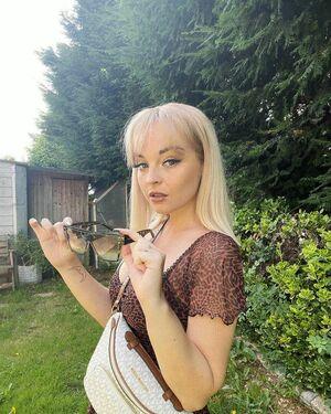 Emily Rose Perrin photo 31