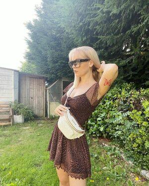 Emily Rose Perrin photo 36