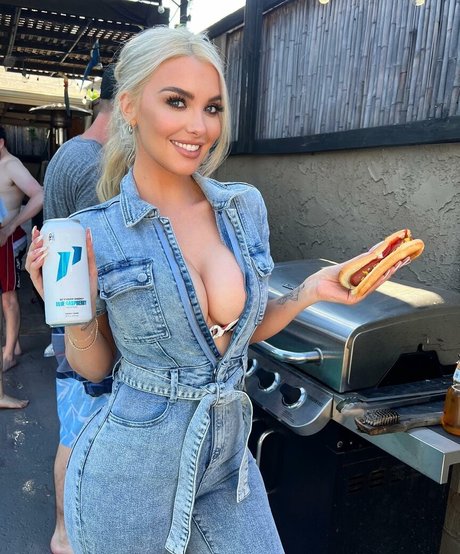 Emily Sears photo 22