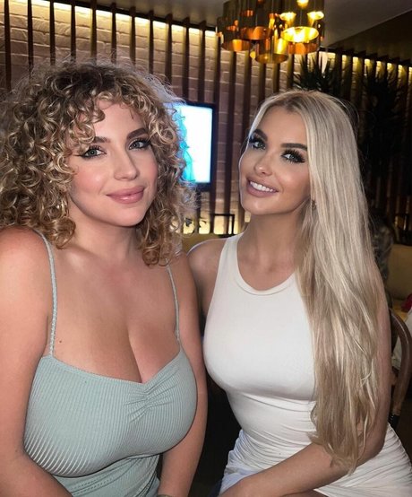 Emily Sears photo 28