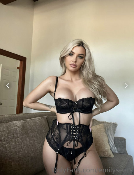 Emily Sears photo 62