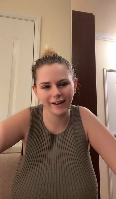 Emily V photo 85