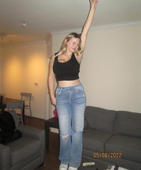 Emily V photo 129