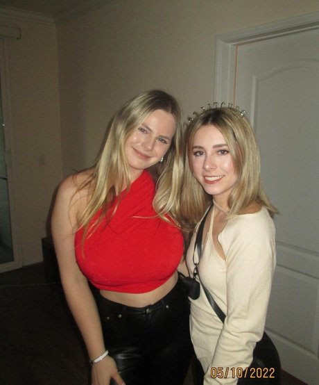 Emily V photo 130