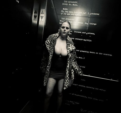 Emily V photo 151