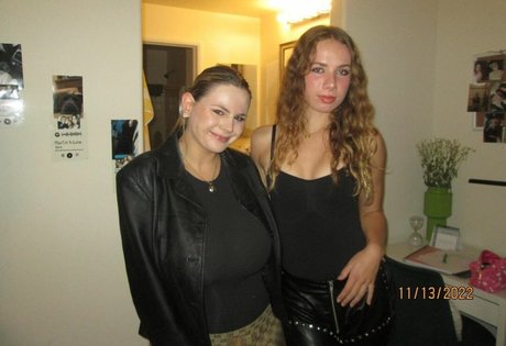 Emily V photo 154