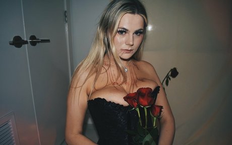 Emily V photo 166