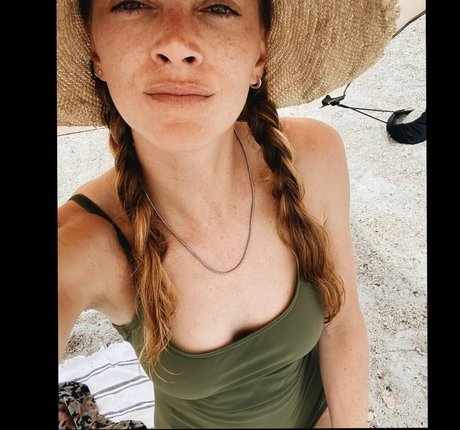 Emily Wickersham photo 23