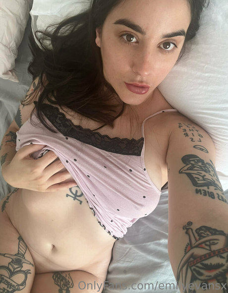 Emilyevansx photo 14