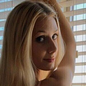 Profile photo of emilyjade_official