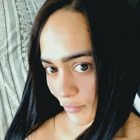Emily Nava photo 24