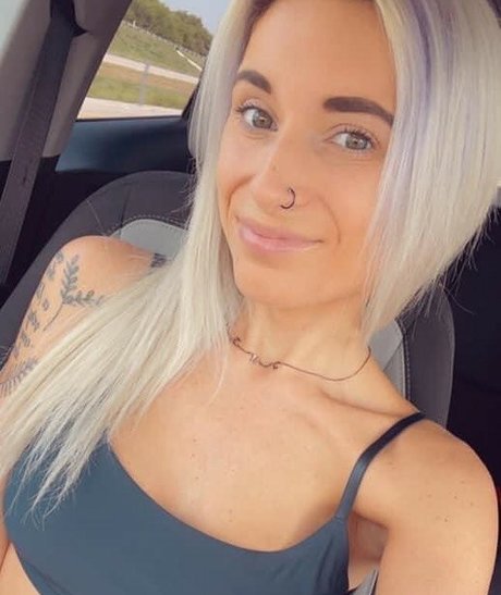 Emilyrenee94 photo 2