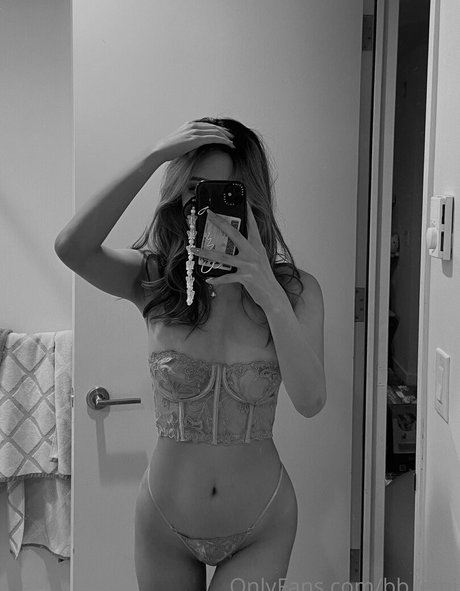 Emilythebearrr photo 11