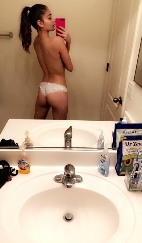 Emilywillisxxx photo 15
