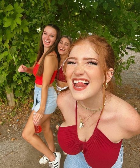 Emilyyfiore photo 15