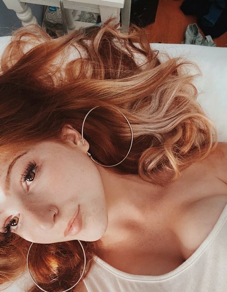 Emilyyfiore photo 41