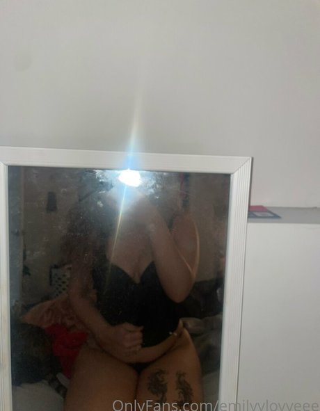 Emilyylovveee photo 41