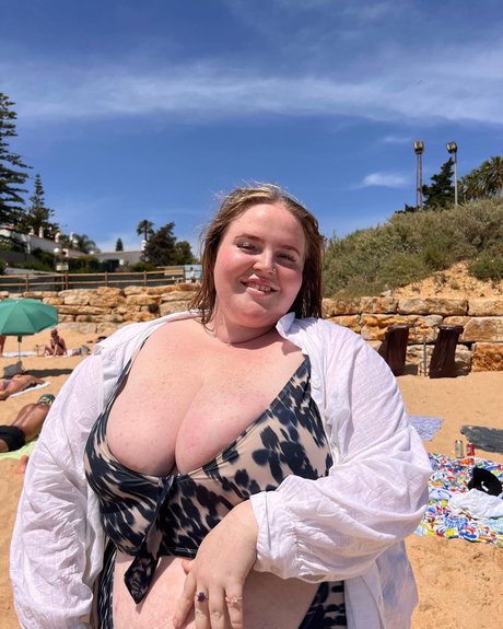 Emily Kate photo 6