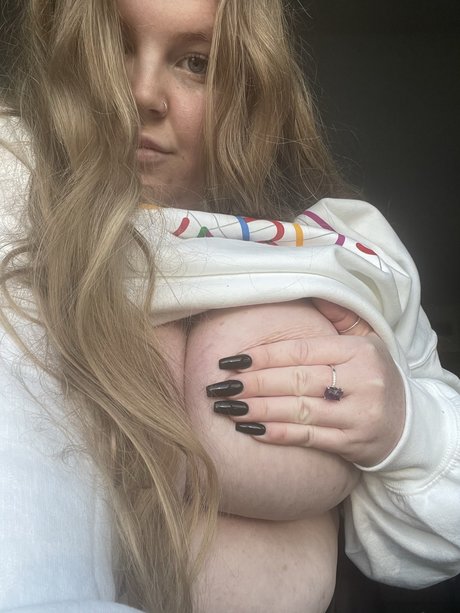 Emily Kate photo 8