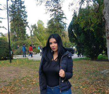 Emina Jahi photo 25
