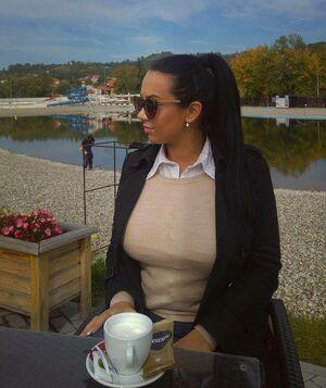 Emina Jahi photo 29